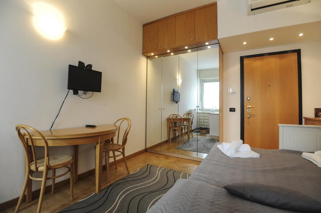 Duomo 2 Apartment Milan Exterior photo